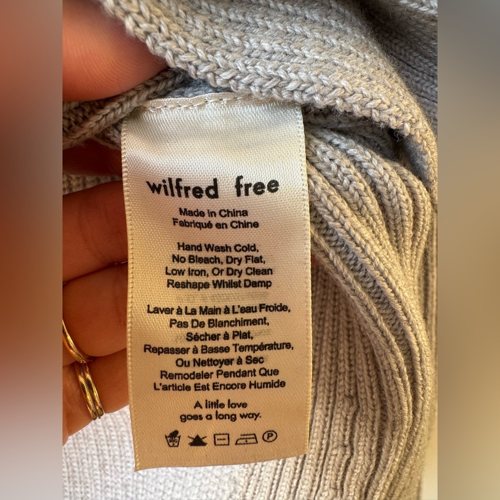 100% Marino wool Wilfred Asianna Turtleneck Sweater - Picture 5 of 10